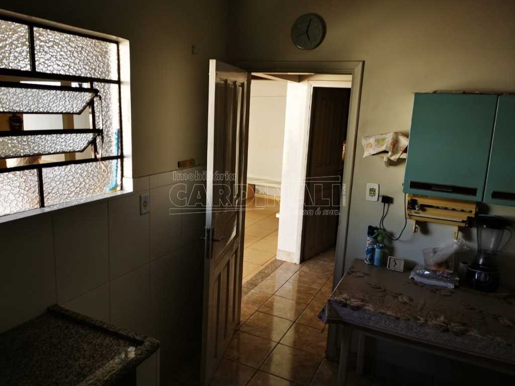 Alugar Casa / Padrão em Araraquara. apenas R$ 1.800,00