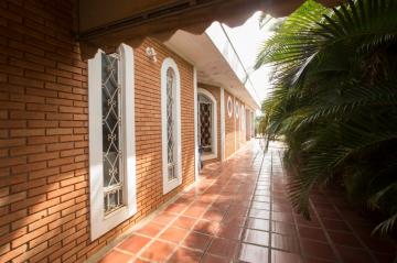 Casa com 3 dormitórios e 1 suíte no Jardim Primavera próxima a Arena Fonte Luminosa em Araraquara