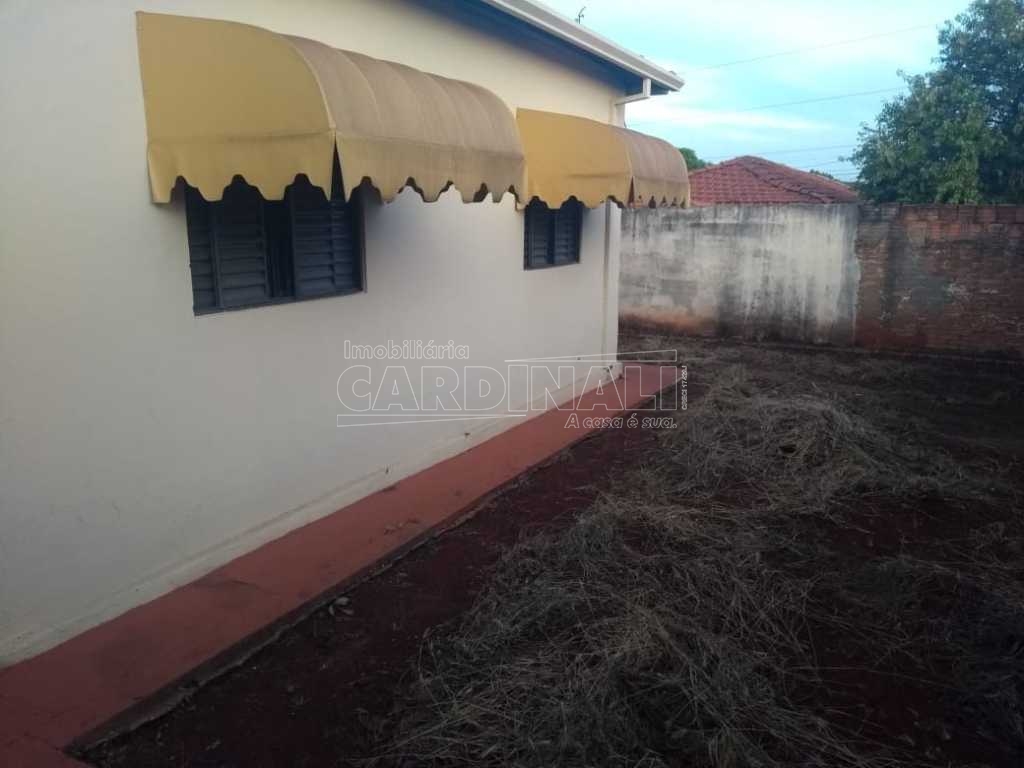 Casa com 2 dormitórios no Jardim Santa Lúcia próxima ao Sesc em Araraquara