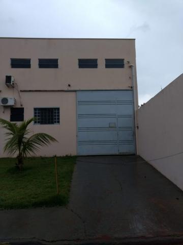 Alugar Comercial / Galpão em Araraquara. apenas R$ 2.500,00