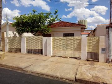 Alugar Casa / Padrão em Araraquara. apenas R$ 1.050,00