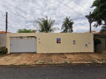 Alugar Casa / Padrão em Araraquara. apenas R$ 1.500,00