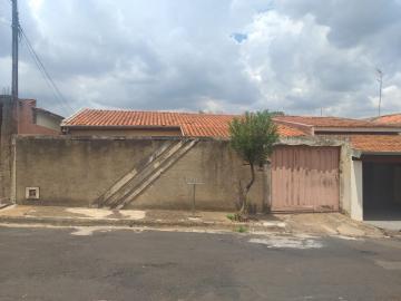 Alugar Casa / Padrão em Araraquara. apenas R$ 250.000,00