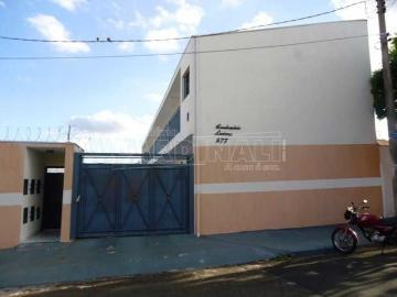 Alugar Apartamento / Padrão em São Carlos. apenas R$ 800,00