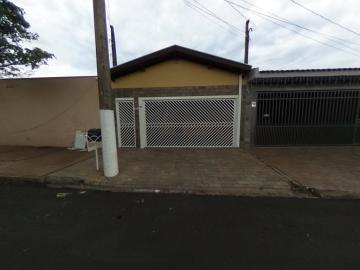 Alugar Casa / Padrão em São Carlos. apenas R$ 2.400,00
