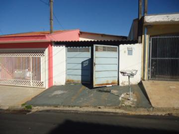 Alugar Casa / Padrão em São Carlos. apenas R$ 720,00