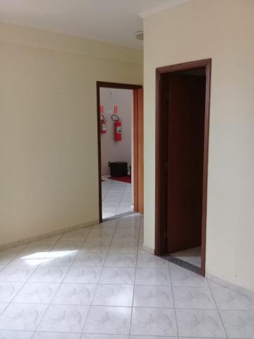 Alugar Comercial / Sala sem Condomínio em São Carlos R$ 590,00 - Foto 7 Alugar Comercial / Sala sem Condomínio em São Carlos R$ 590,00 - Foto 7