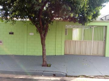 Alugar Casa / Padrão em Araraquara. apenas R$ 1.600,00