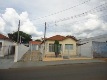 Alugar Casa / Padrão em São Carlos. apenas R$ 2.700,00