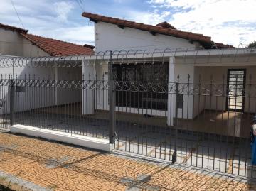 Casa comercial ou residencial na Vila Prado próxima ao Estádio Luís Augusto de Oliveira em São Carlos