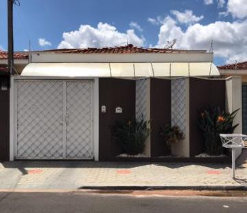 Alugar Casa / Padrão em São Carlos. apenas R$ 700.000,00