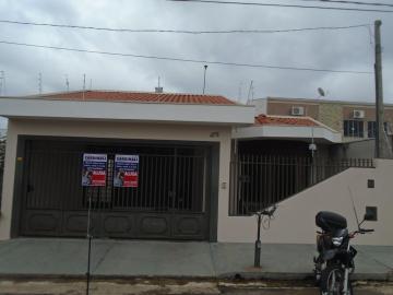 Alugar Casa / Padrão em São Carlos. apenas R$ 1.500,00