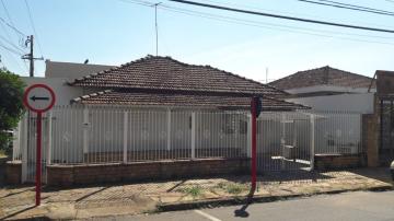 Casa de esquina com 2 dormitórios no Jardim Macarengo próxima a USP em São Carlos