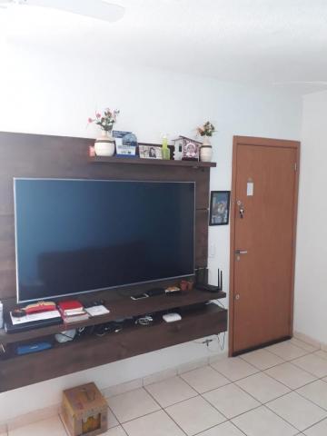 Alugar Apartamento / Padrão em Araraquara. apenas R$ 140.000,00