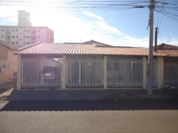 Alugar Casa / Padrão em São Carlos. apenas R$ 2.778,00