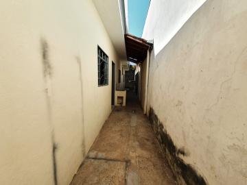 Casa com 2 dormitórios na Cidade Aracy próxima a Escola Prof. Ary Pinto das Neves em São Carlos