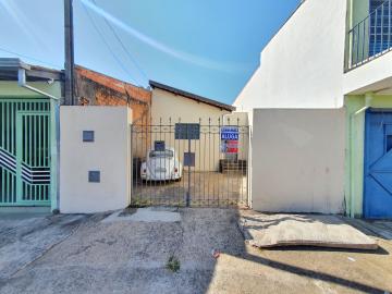 Alugar Casa / Padrão em São Carlos. apenas R$ 680,00