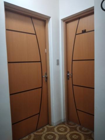 Apartamento em ótima localização.