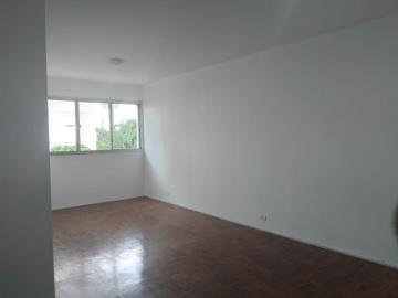 Apartamento em ótima localização.