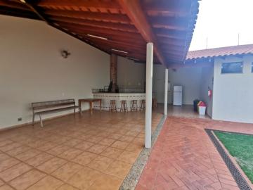 Alugar Apartamento / Padrão em Araraquara. apenas R$ 200.000,00