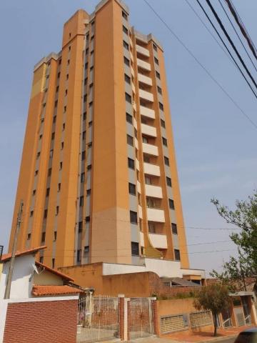 Alugar Apartamento / Padrão em São Carlos. apenas R$ 580,00