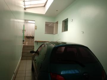 Casa sobrado com 3 dormitórios e 1 suíte no Centro próxima ao São Carlos Clube