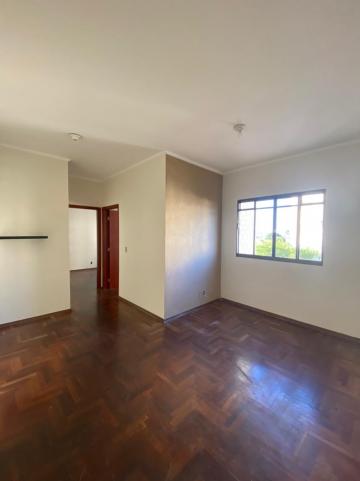 Alugar Apartamento / Padrão em São Carlos. apenas R$ 667,00