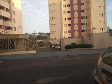 Alugar Apartamento / Padrão em Araraquara. apenas R$ 1.300,00
