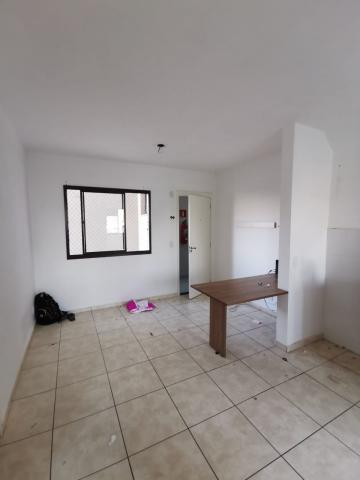 Alugar Apartamento / Padrão em Araraquara. apenas R$ 570,00