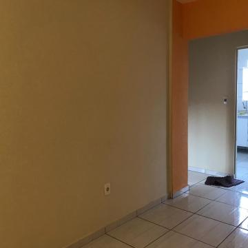Alugar Apartamento / Padrão em Araraquara. apenas R$ 130.000,00