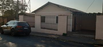 Alugar Casa / Padrão em São Carlos. apenas R$ 1.500,00