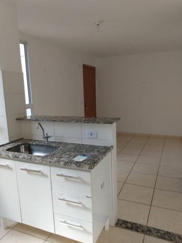 Alugar Apartamento / Padrão em Araraquara. apenas R$ 600,00