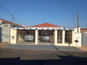 Alugar Casa / Padrão em Araraquara. apenas R$ 425.000,00