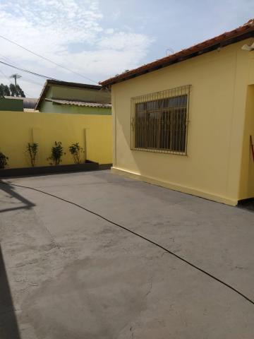 Alugar Casa / Padrão em Ibaté. apenas R$ 1.223,00