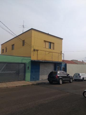 Alugar Casa / Padrão em São Carlos. apenas R$ 3.000,00