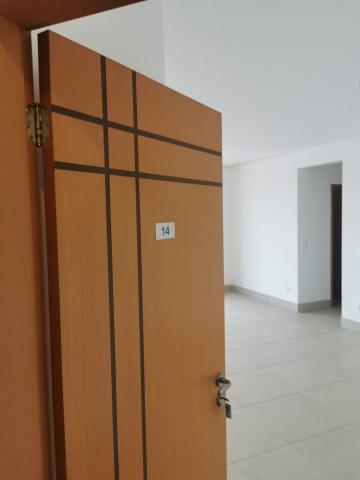 Alugar Apartamento / Padrão em Araraquara. apenas R$ 1.700,00