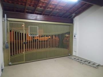 Alugar Casa / Padrão em São Carlos. apenas R$ 1.350,00