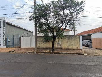 Alugar Casa / Padrão em Araraquara. apenas R$ 1.000,00