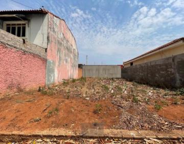 Alugar Terreno / Padrão em Araraquara. apenas R$ 128.000,00
