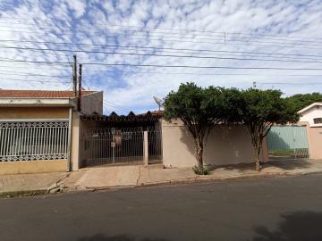 Alugar Casa / Padrão em São Carlos. apenas R$ 1.055,55