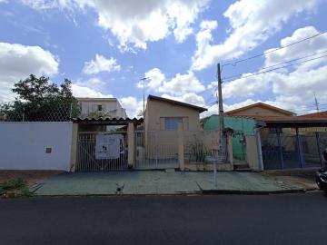 Alugar Casa / Padrão em São Carlos. apenas R$ 1.400,00