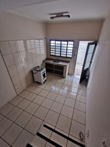 Alugar Apartamento / Kitchnet em Araraquara. apenas R$ 800,00