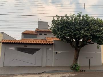 Alugar Casa / Padrão em Araraquara. apenas R$ 850.000,00