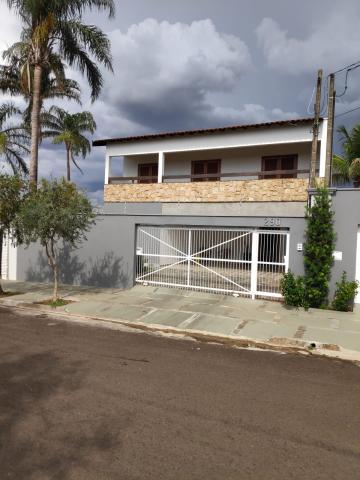Alugar Casa / Padrão em Araraquara. apenas R$ 3.500,00