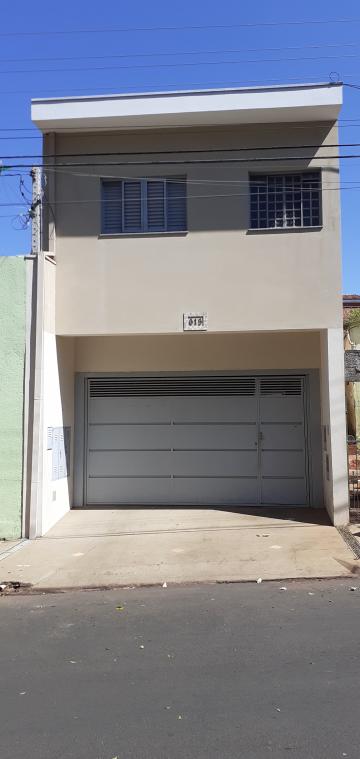 Alugar Apartamento / Kitchnet sem Condomínio em São Carlos. apenas R$ 600,00