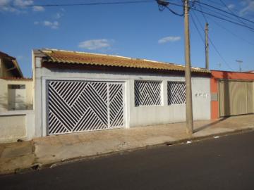 Casa com 3 dormitórios na Vila Prado próxima ao Estádio Luís Augusto de Oliveira em São Carlos