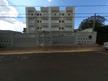 Alugar Apartamento / Padrão em São Carlos. apenas R$ 1.223,00