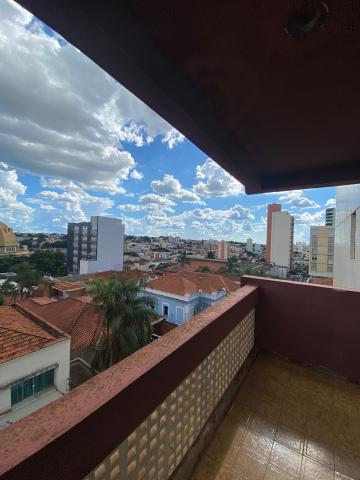 Apartamento com 3 dormitórios e 1 suíte no Centro próximo a Escola Prof. Paulino Carlos em São Carlos