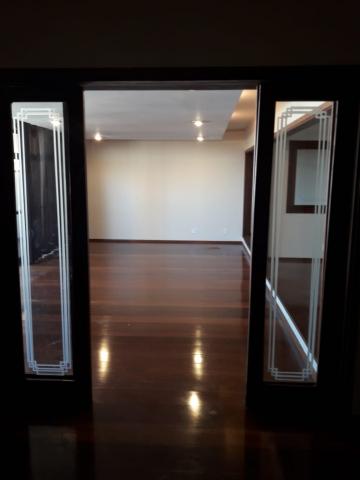 Alugar Apartamento / Padrão em Araraquara. apenas R$ 740.000,00