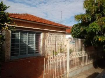 Alugar Casa / Padrão em Araraquara. apenas R$ 205.000,00